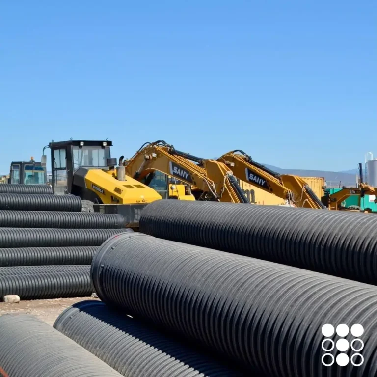 Instalación de tubo PEAD corrugado en Salinas Victoria, Nuevo León para proyecto de infraestructura.
