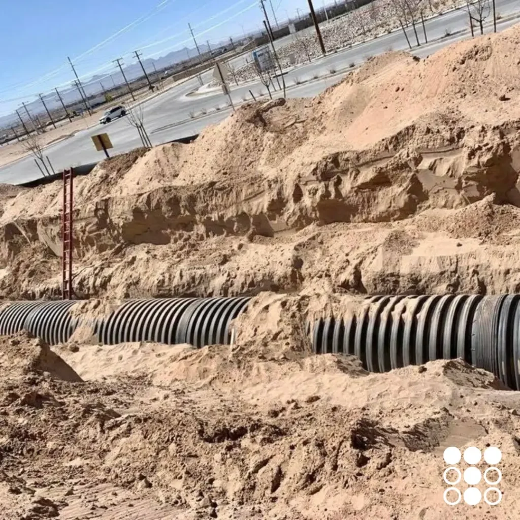 Tubo PEAD Corrugado para drenaje en El Paso, Texas, utilizado en proyectos de infraestructura de agua y drenaje.