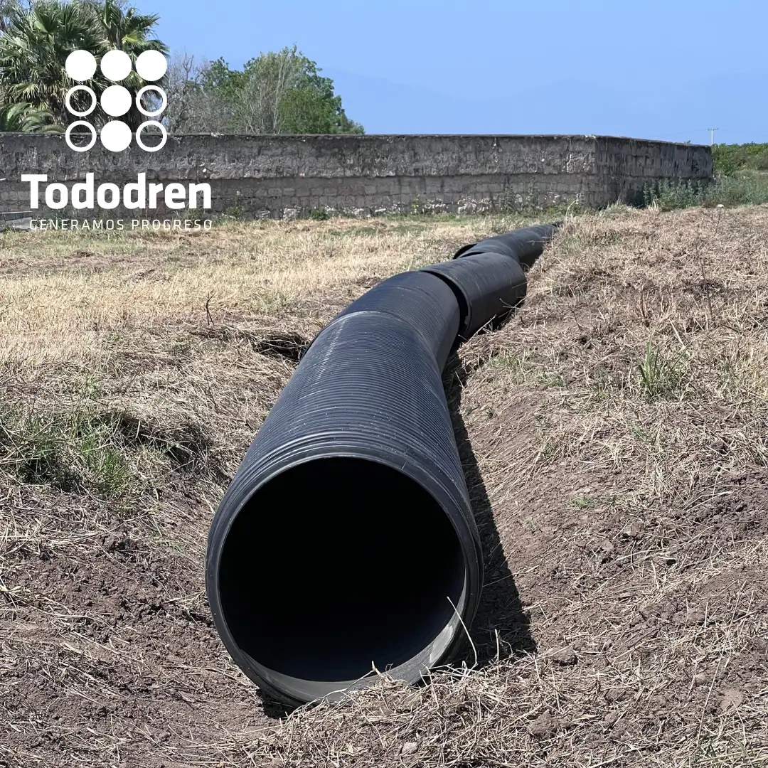 Entubamiento de canales de riego con tubería Tododren en Montemorelos