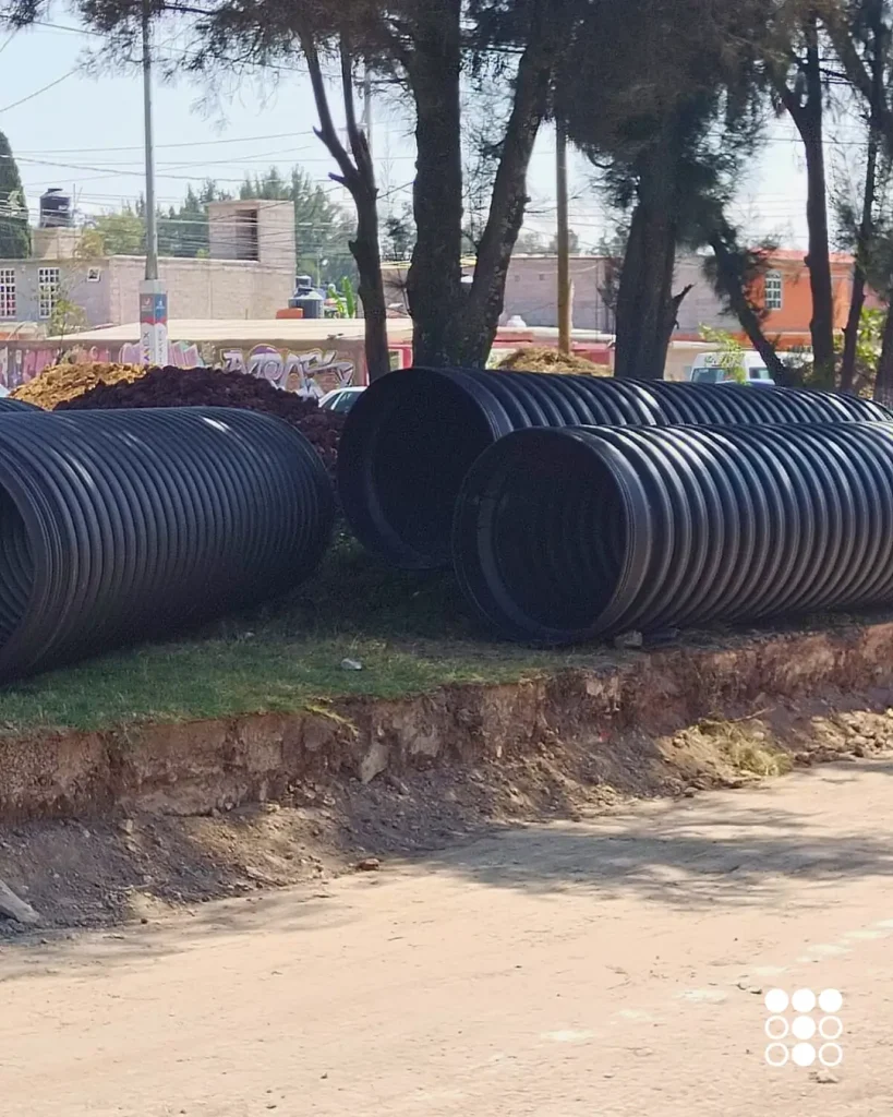 Entrega de tubería corrugada de 48" TDR Ultra en Tultitlán, para proyectos de infraestructura hidráulica y drenaje.