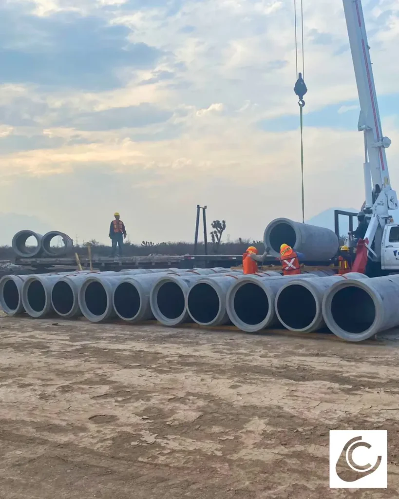 Entrega de tubo de concreto CIRBSA para proyecto de interpuerto Monterrey, parte del desarrollo de infraestructura logística.