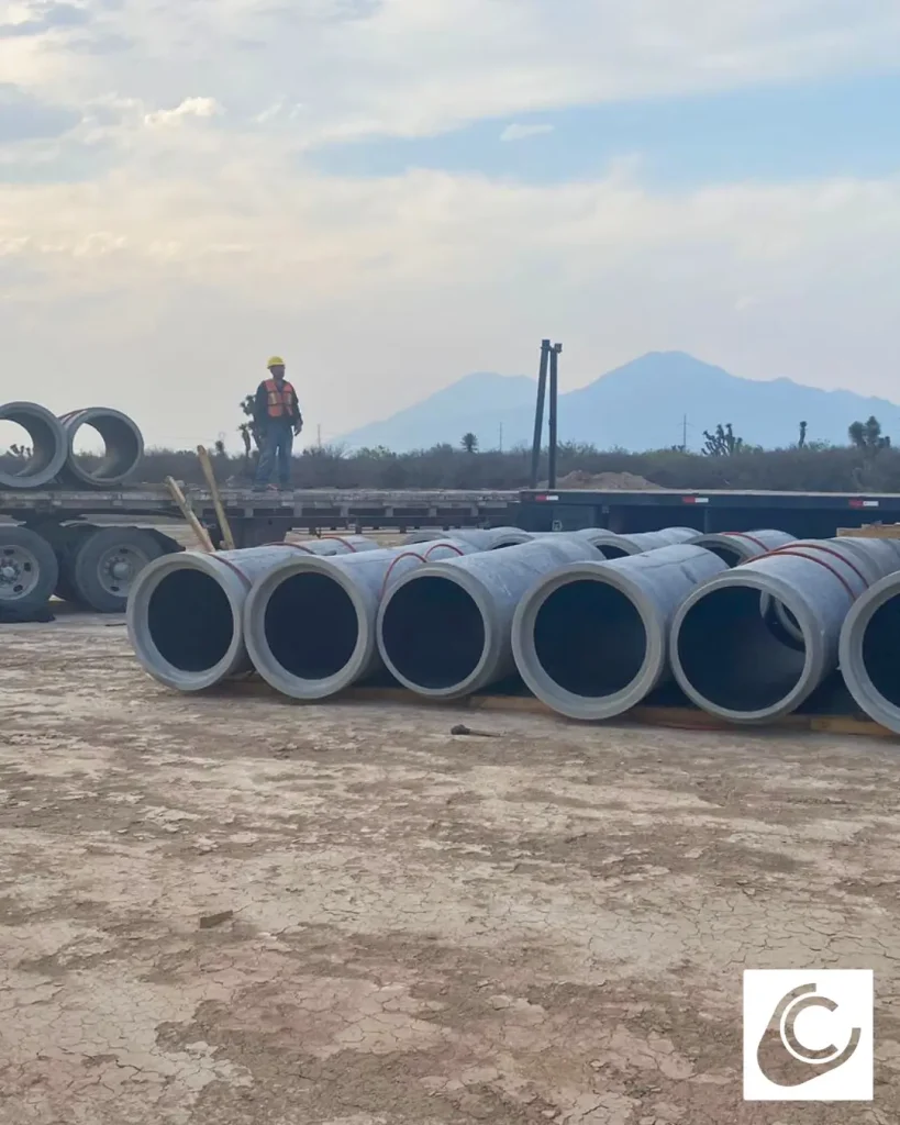 Entrega de tubo de concreto CIRBSA para proyecto de interpuerto Monterrey, parte del desarrollo de infraestructura logística.