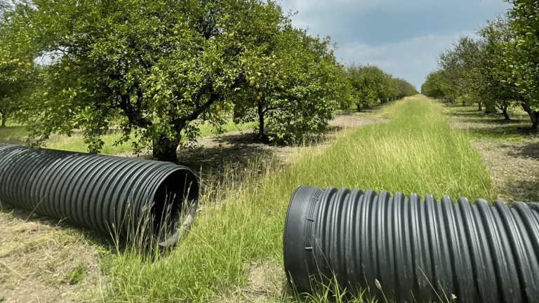 Entrega de tubo corrugado TDR Ultra Tododren en Montemorelos, Nuevo León, para el proyecto de tecnificación de sistemas de riego, recibido por el Gobernador Samuel García.