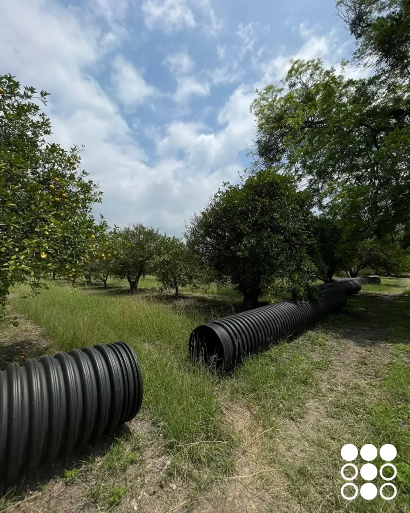 Entrega de tubo corrugado TDR Ultra Tododren en Montemorelos, Nuevo León, para el proyecto de tecnificación de sistemas de riego, recibido por el Gobernador Samuel García.