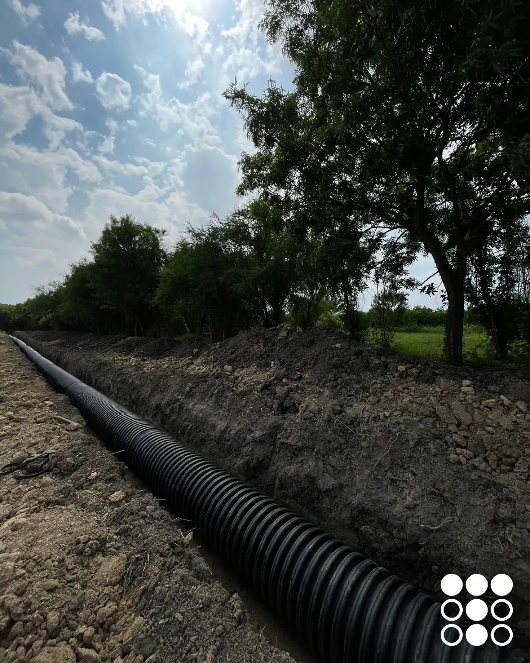 Entubamiento de canales de riego con tubería PEAD en Montemorelos