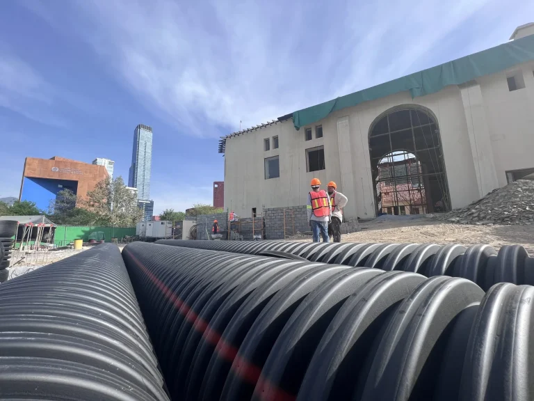Instalación de tubo corrugado TDR Ultra para drenaje en el Museo La Milarca, San Pedro Garza García, utilizando soluciones Tododren.